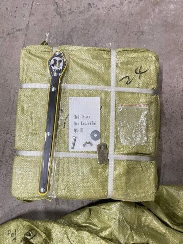 Car Jack and Lug Wrench - ALL BRAND SHOP
